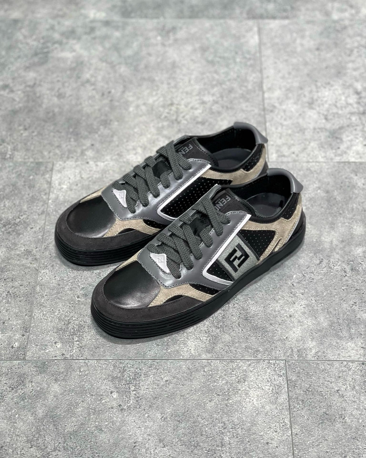 FEN Sneakers
