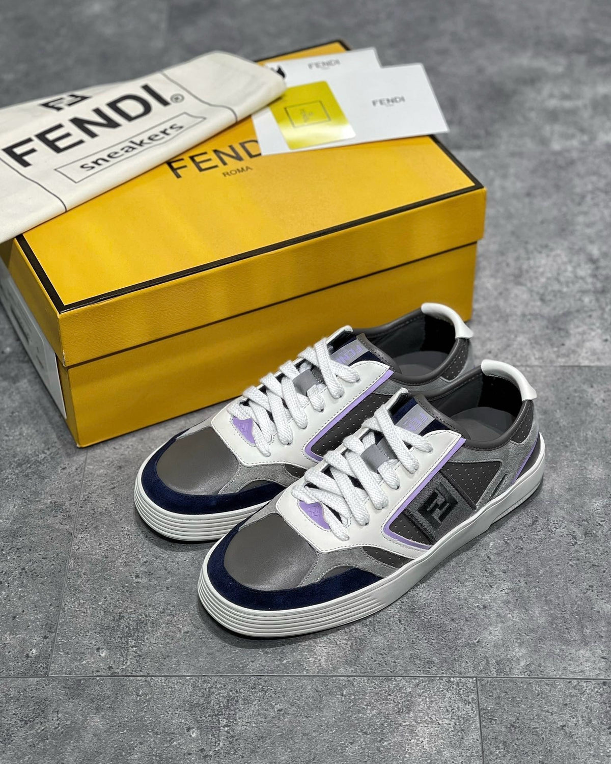 FEN Sneakers