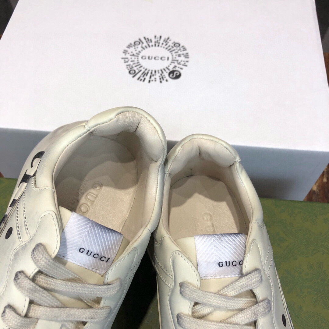 GUC Sneakers