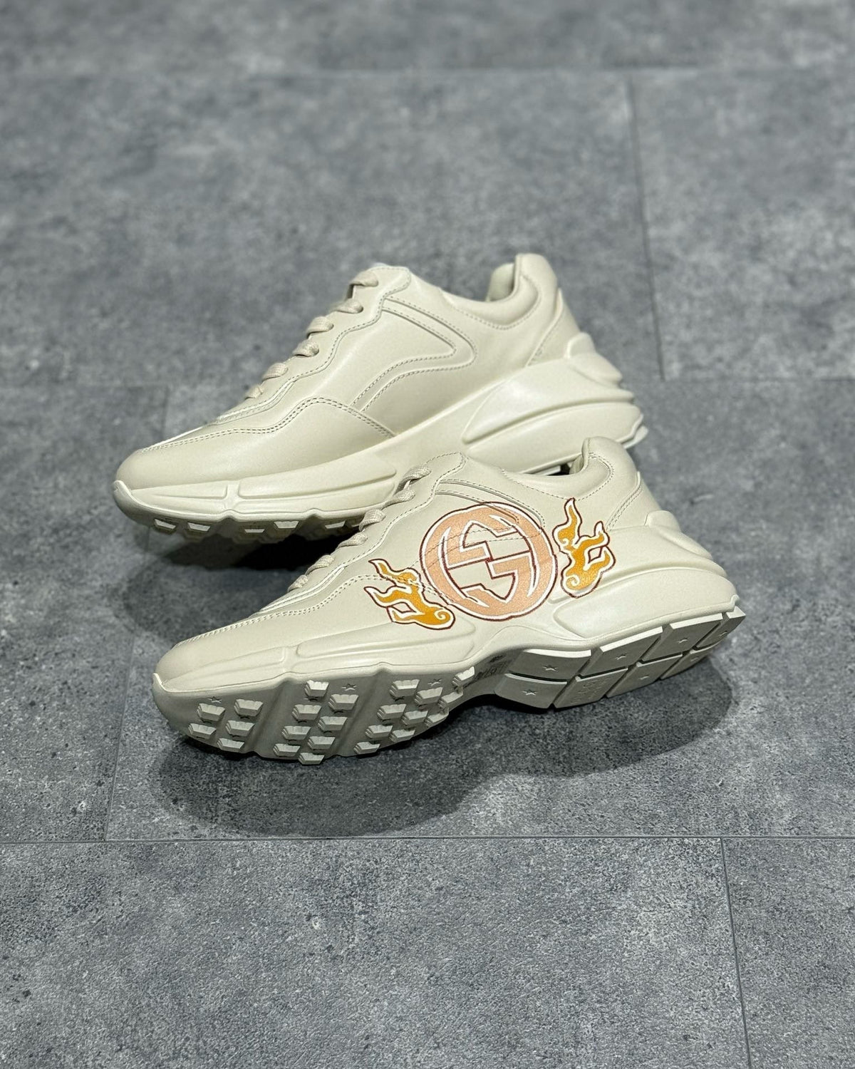 GUC Sneakers