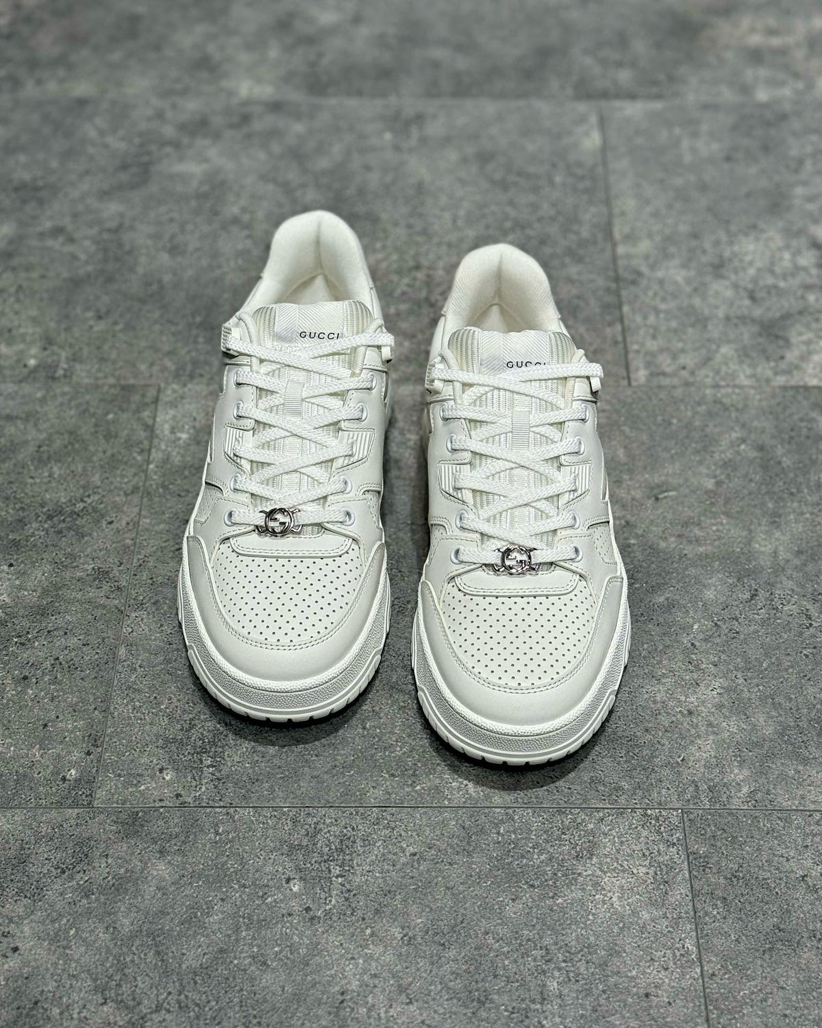 GUC Sneakers