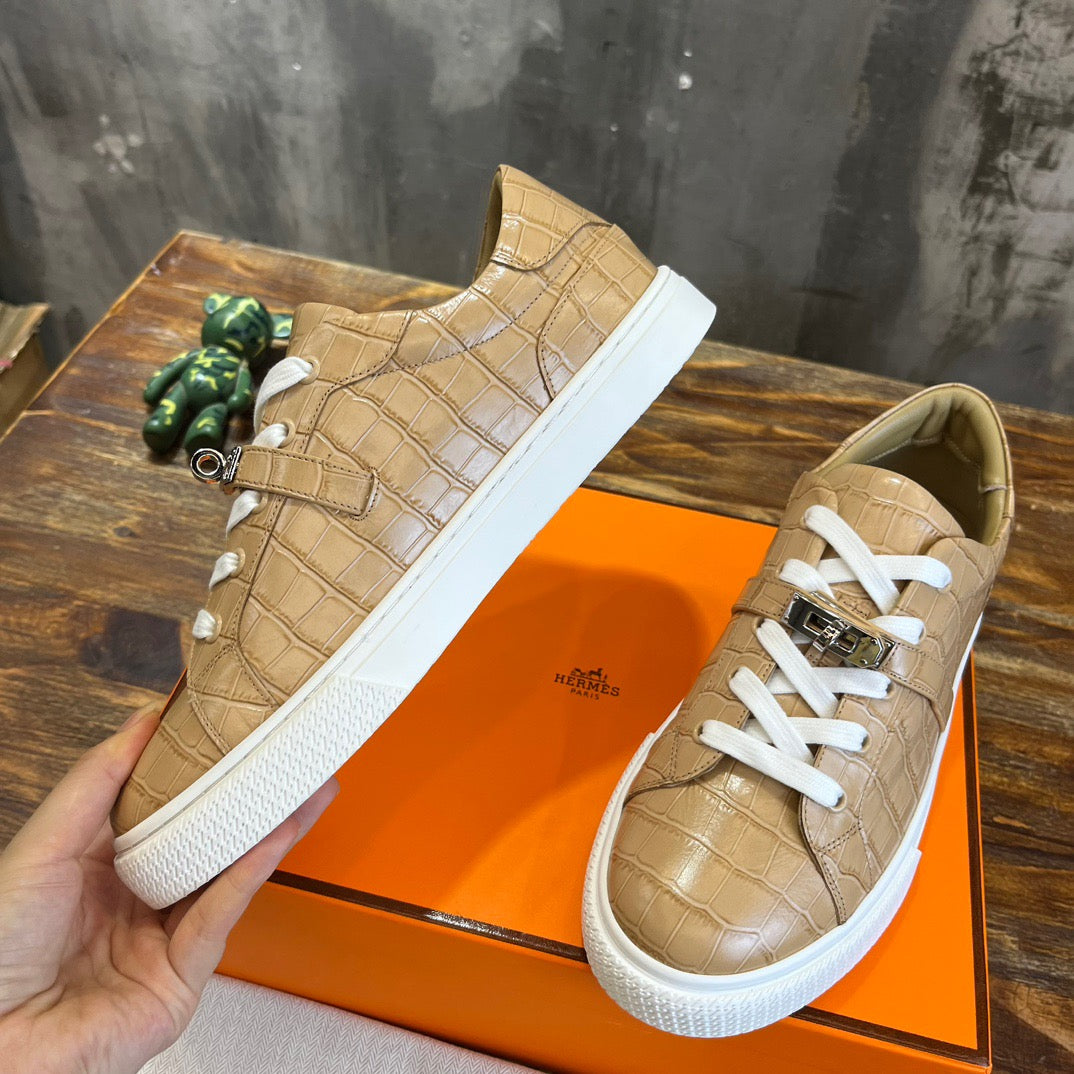 HERM Sneakers