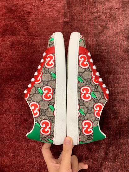Sneakers & Shoes