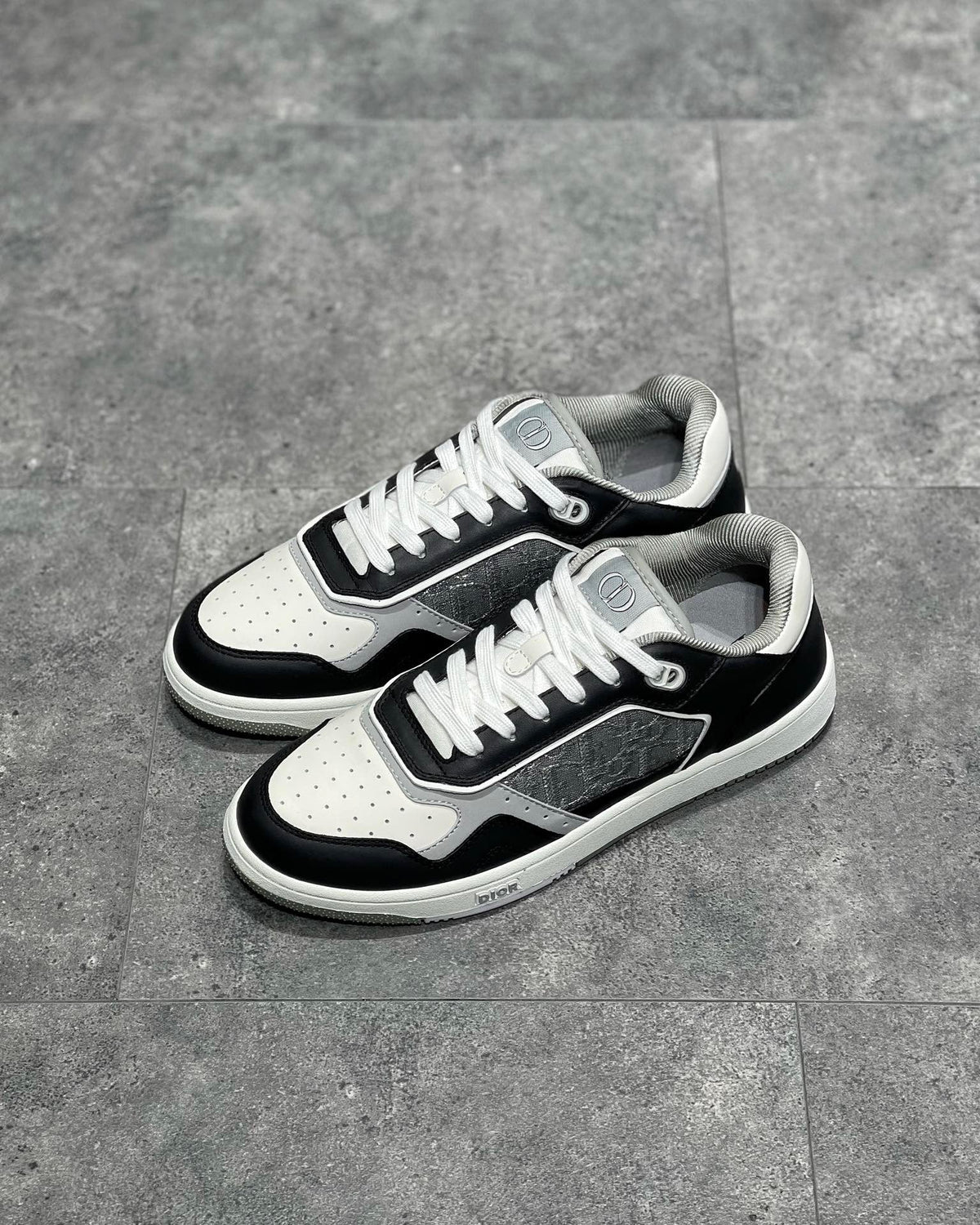 DIO Sneakers