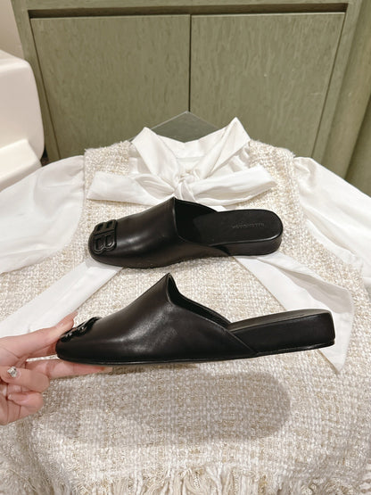 BLACK SHINY LAMBSKIN SQUARE TOE FLAT MULES BLACK BUCKLE