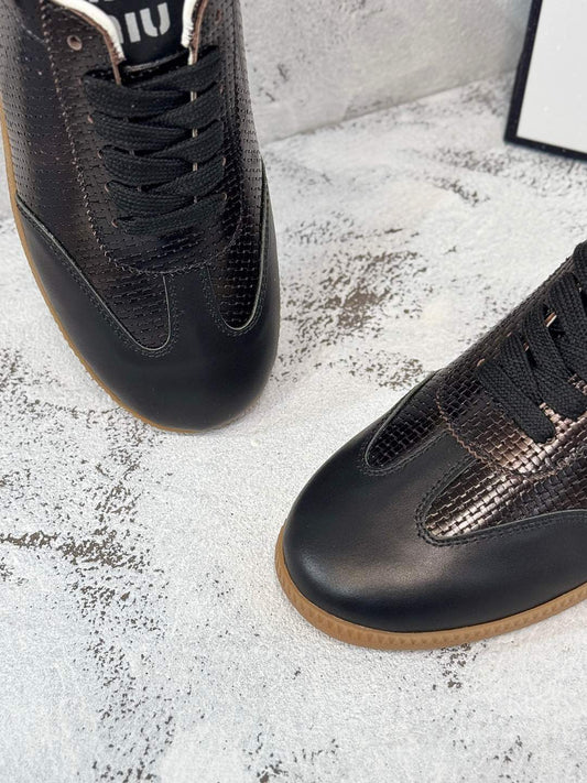 RETRO SNEAKERS IN BLACK LAMBSKIN WITH KNITTED PATTERN