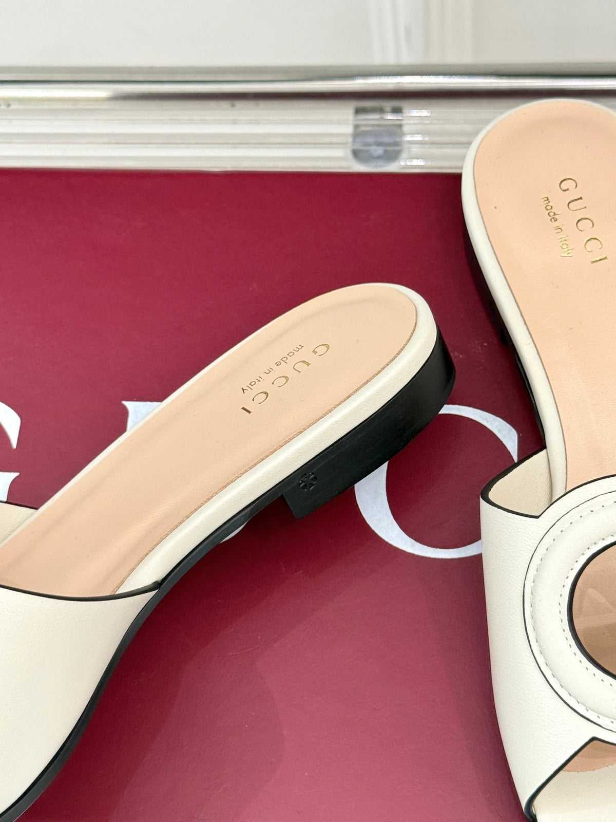 SLIDE SANDALS IN CREAM WHITE CALFSKIN