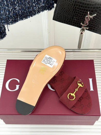 SLIDE SANDALS IN RED FABRIC EMBOSSED LOGO